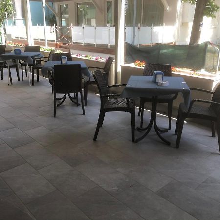 Hotel Laura Rimini Exterior photo