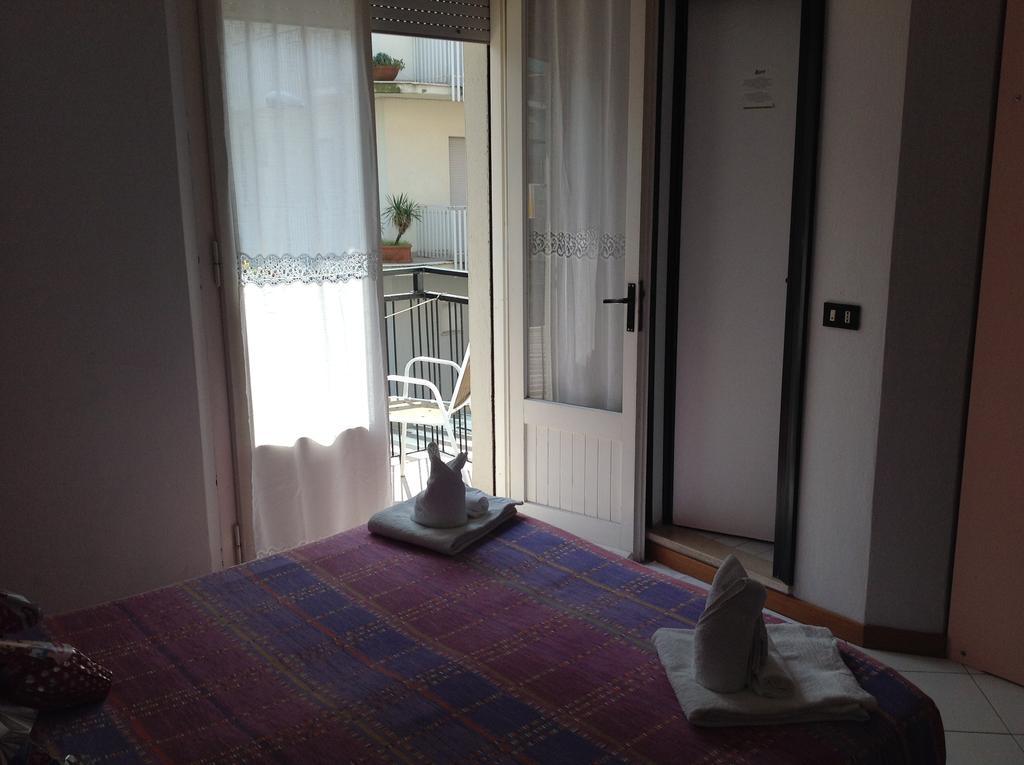 Hotel Laura Rimini Exterior photo