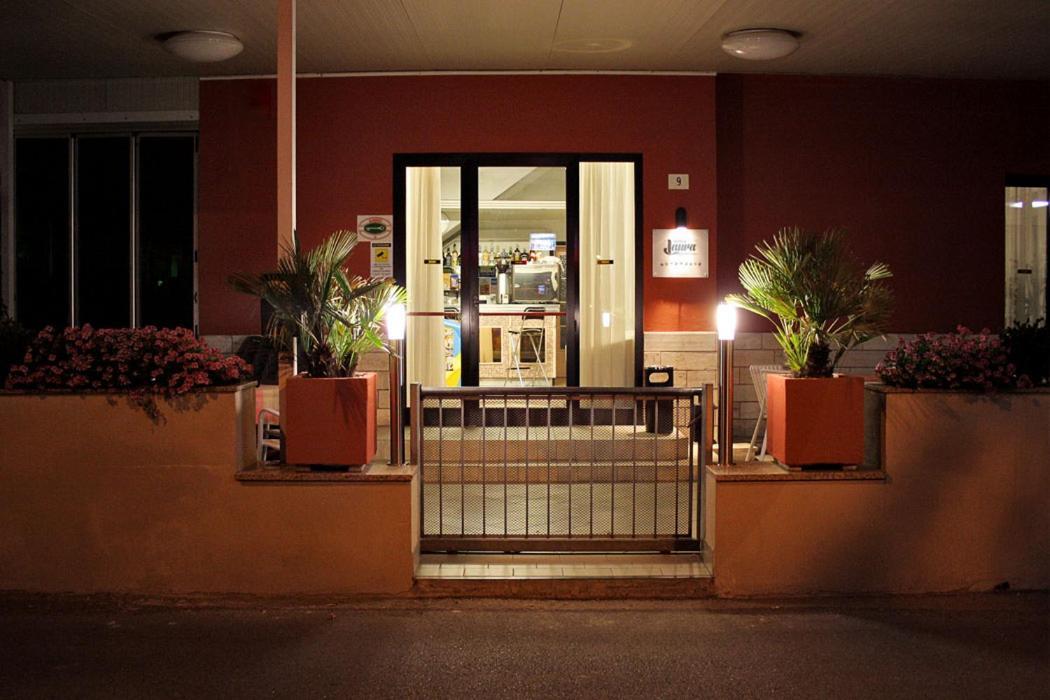 Hotel Laura Rimini Exterior photo