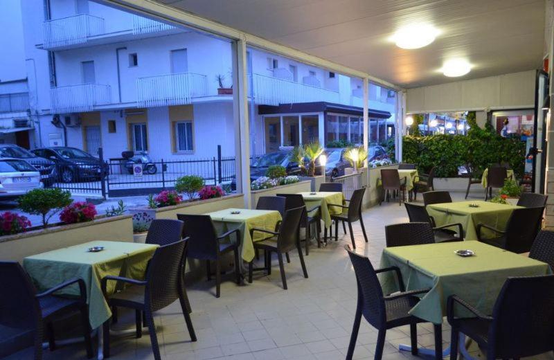 Hotel Laura Rimini Exterior photo